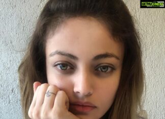 Sneha Ullal Instagram - 🙇🏻‍♀️
