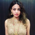 Sneha Ullal Instagram - Dolled up with the help of @shillpapuriidesignerjewellery @disha_nimi 🌷💕