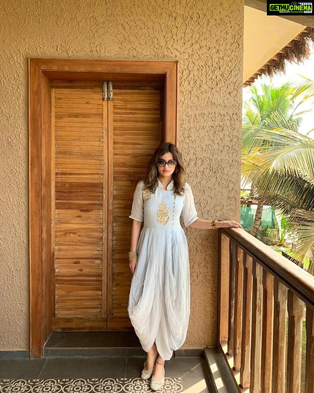Sneha Ullal Instagram - @bodhitreejaipur_official 👗 @shillpapuriidesignerjewellery 💎