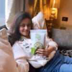 Sneha Ullal Instagram - Thank you for the healthy goodies @krafoods.india . #snehaullal #diwalihampers #diwali2021 🪔 @snehatharwani