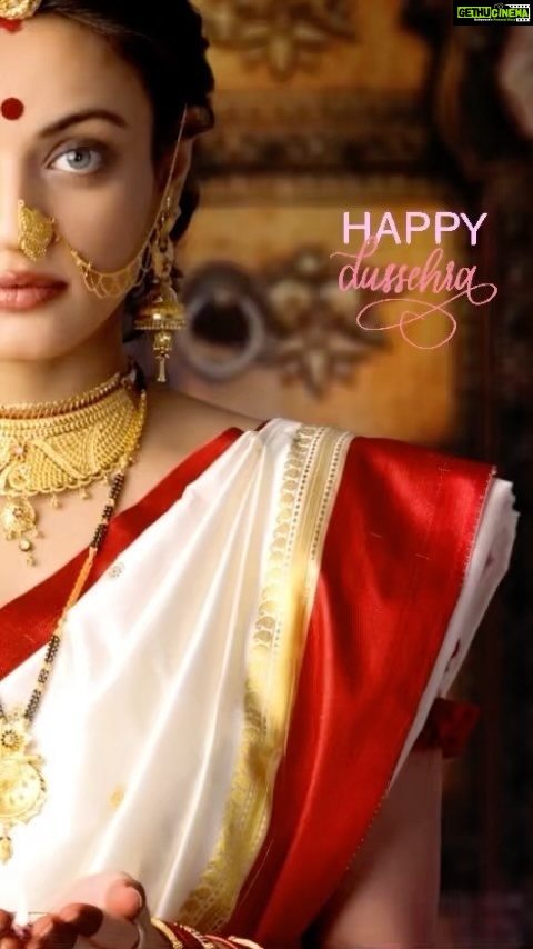 Sneha Ullal Instagram - #happydussehra #dussehra2020 #snehaullal #reelsinstagram #reelitfeelit #dontlikehashtags