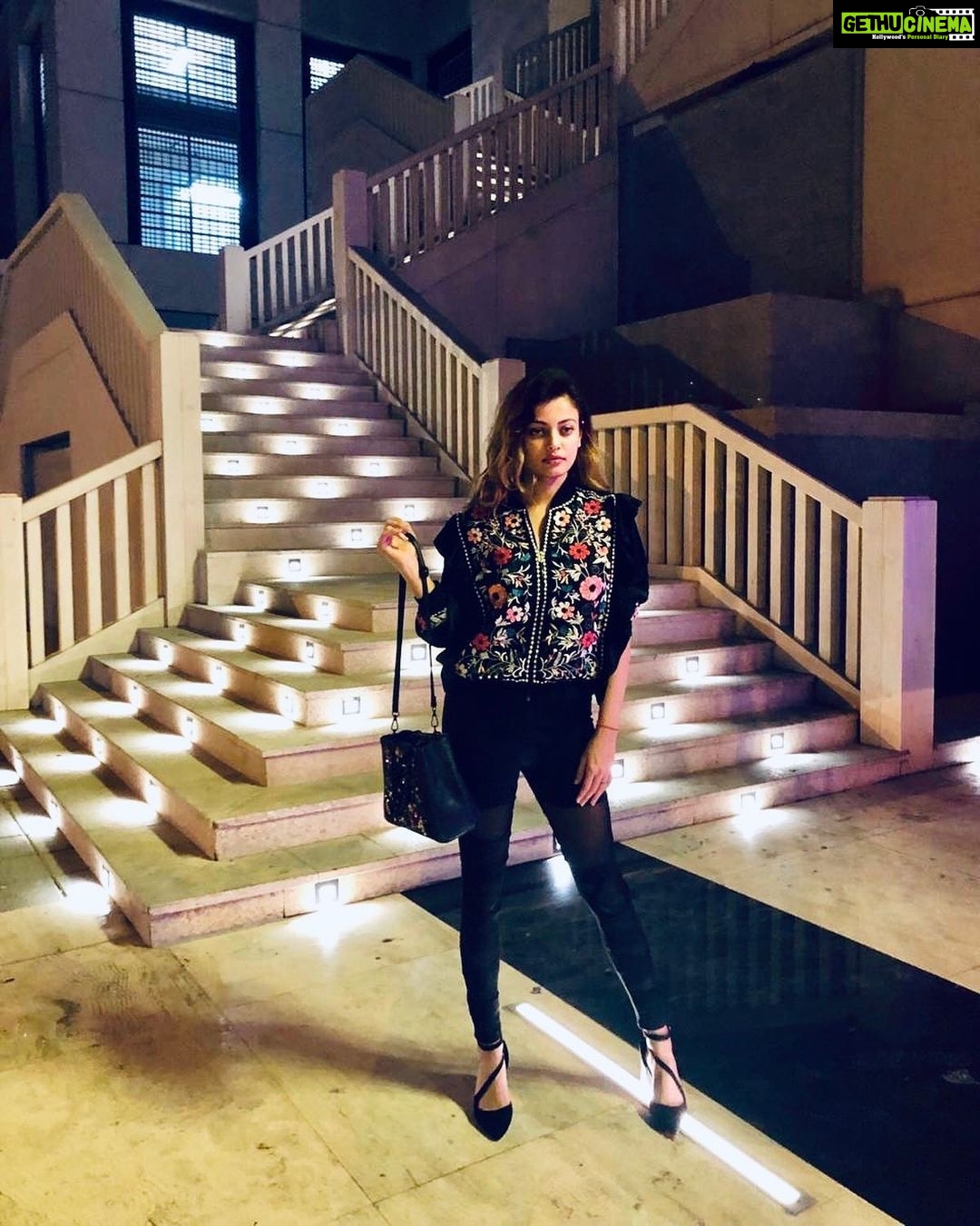 Sneha Ullal Instagram - Oh i love my jacket..Thank you for sending me this habibi.Check out their collection now @atticsalt___ 🖤 Dubai, United Arab Emirates
