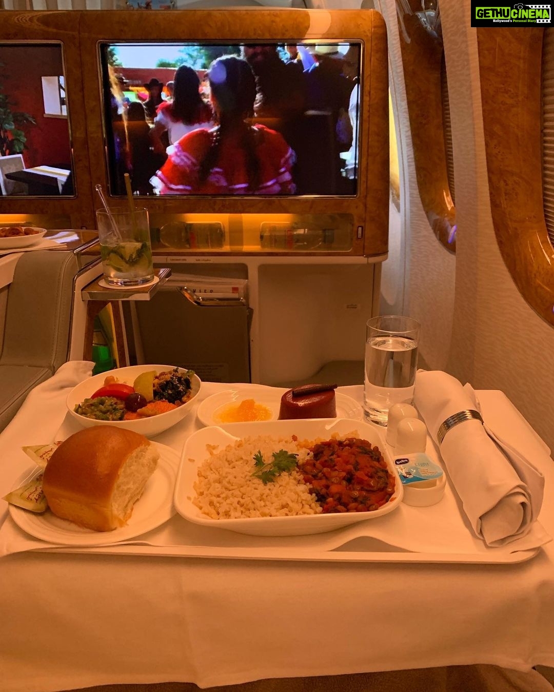 Sneha Ullal Instagram - Day-twilight-Night @emirates Somewhere in the Middle of No Where