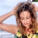 Sneha Ullal Instagram - I never do this but im going to hashtag my brains out. . . . #snehaullal #keepitreal #justbreathe #letitgo #lostinthoughts #soulperson #vegan #ahimsa #goodintentions #crueltyfreeliving #foreverkindofperson #neverlie #alwaysnforever #compassionateliving #workingonmyself #workingtowardsmygoals #gyaangiver #notintohashtags 📸 @sarathshetty 👱‍♀️ @ip_o_d