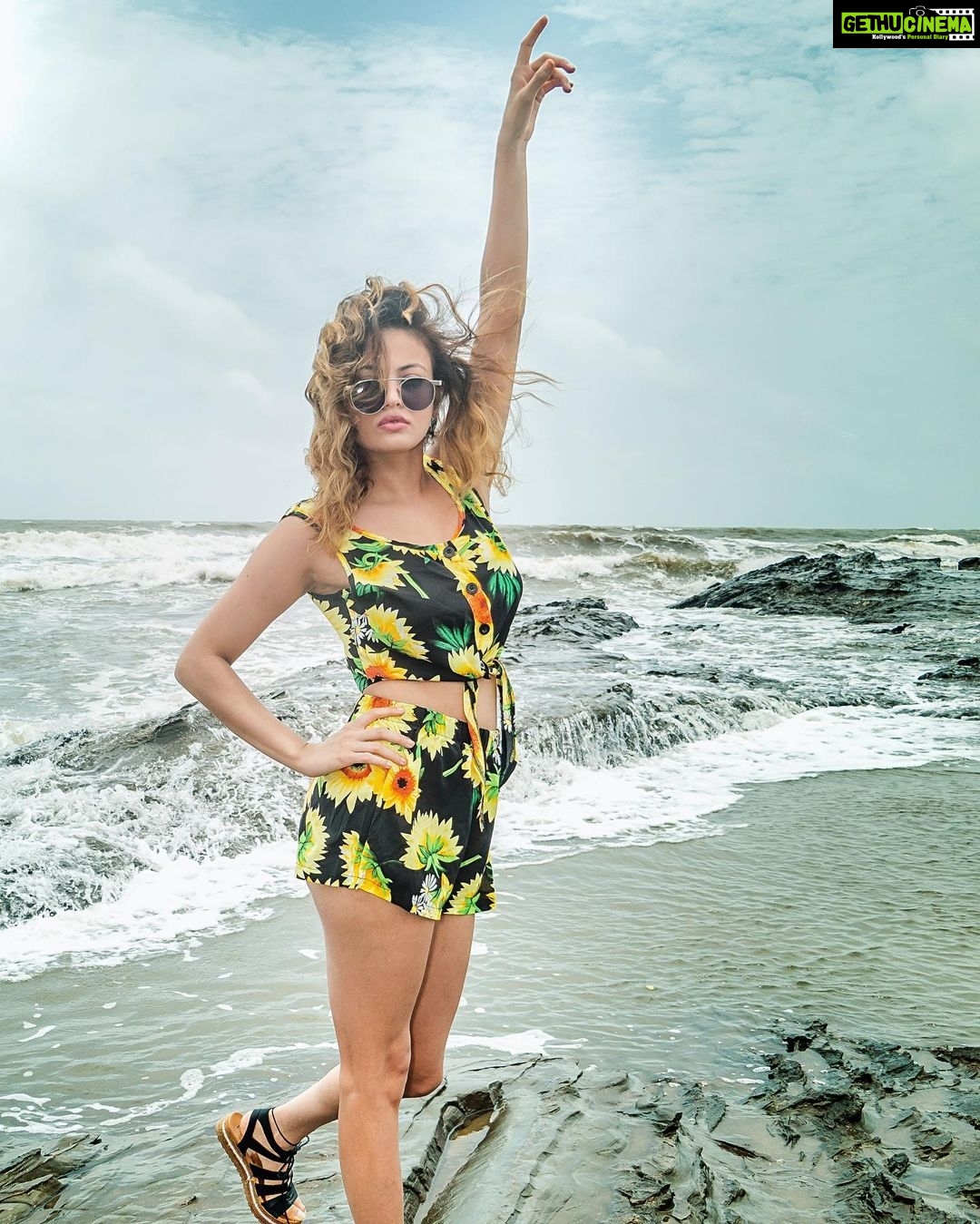 Sneha Ullal Instagram - If you love me say “I” if you dont say “I love you” #snehaullal #keepitreal . . 📸 @sarathshetty