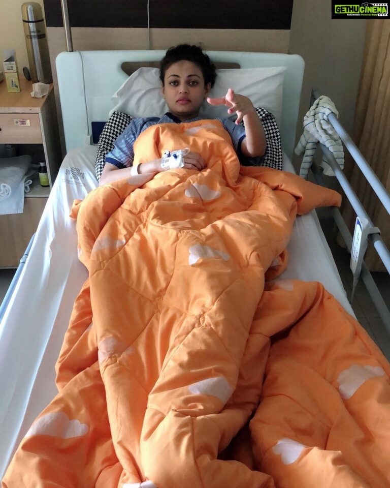 Sneha Ullal Instagram - So i was hospitalised for the first time in my life.I had a very high fever that wasn’t dying down despite multiple treatments.It was scary.BUT. After a while of terrible health , im finally a lil better.I have been asked to rest it out as much as possible.So thats going to be boring.But i have my Netflix and a bunch of very caring #foreverkindofpeople with me to keep me going.Cant wait to get back to work. I wish you all good health.