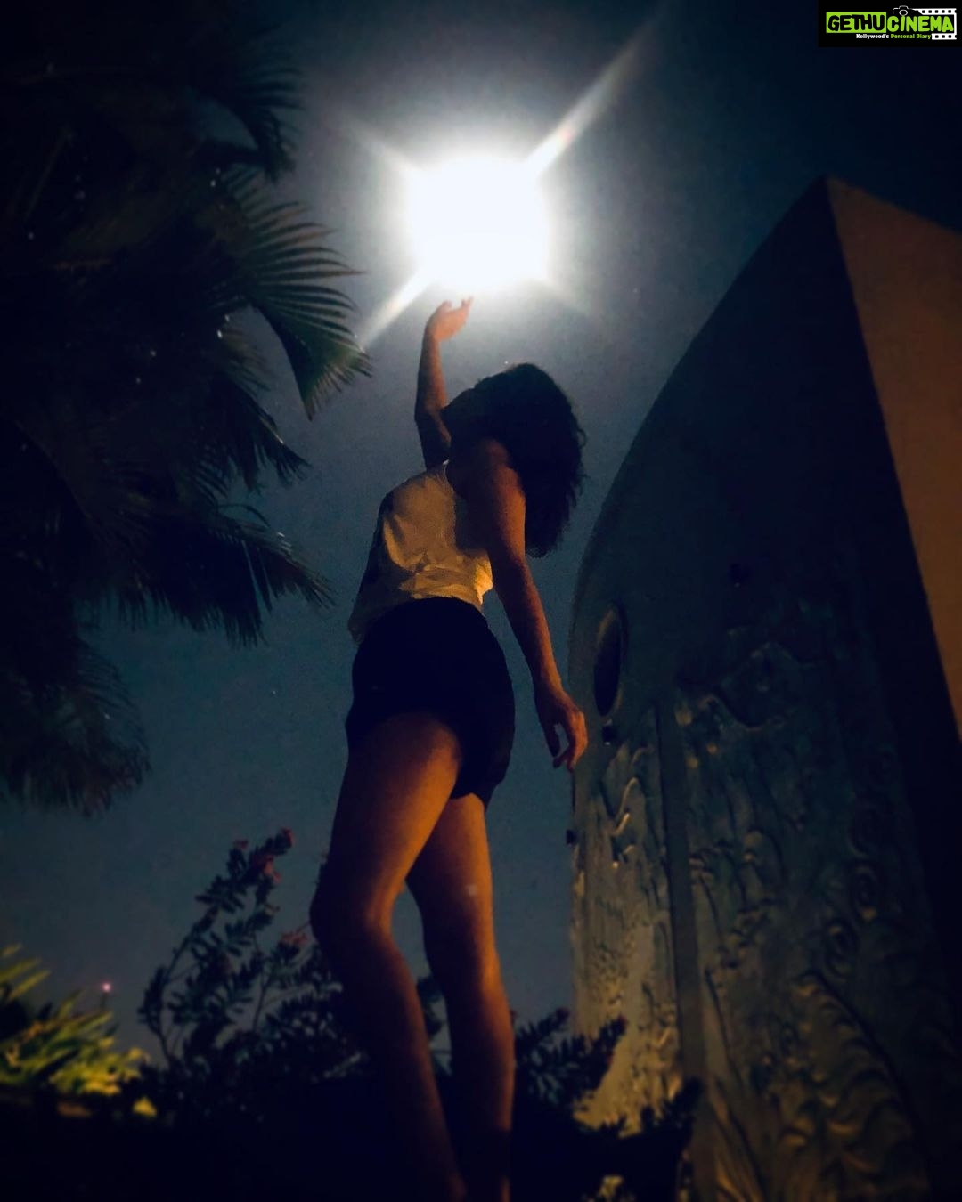 Sneha Ullal Instagram - I will always love you #moonchild
