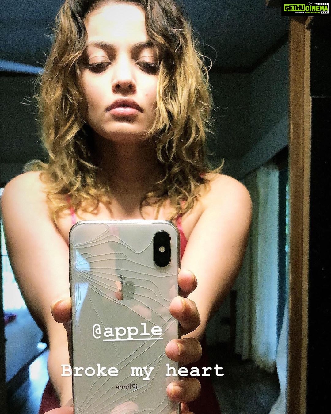 Sneha Ullal Instagram - A broken phone is like a broken heart.😔