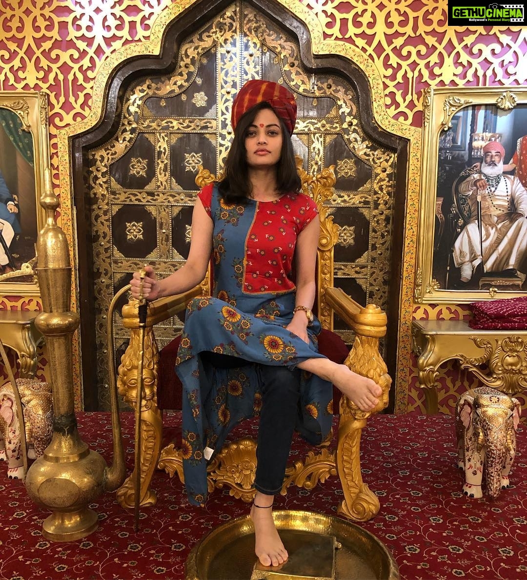 Sneha Ullal Instagram - What a delightful culture rich experience it was with some seriously tasty food curated to suit my #vegan needs.Thank you for lunch @virasatjaipur ππ»β€οΈ my own #bahubali moment Virasat Heritage Restaurant