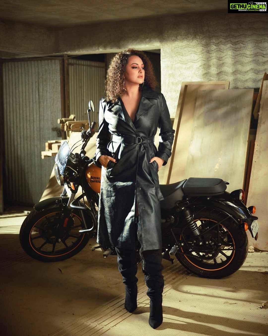 Sonakshi Sinha Instagram - 🏴☠️ Danger ladki