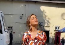 Sonali Bendre Instagram - Sunny side up 🥰 Here’s your reminder to #SwitchOnTheSunshine and take #OneDayAtATime 💕