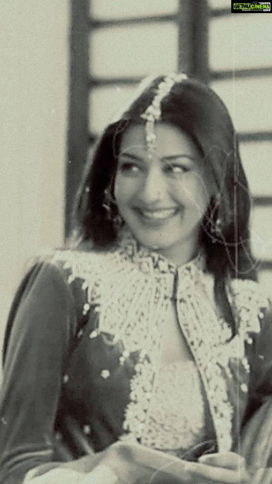 Sonali Bendre - 509.8K Likes - Some trends are worth the try! 💕 #Reminiscing #BlackAndWhite