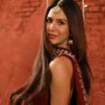 Sonam Bajwa Instagram - Le gya kaalja ❤️ Have you seen the song yet?