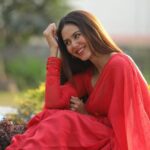 Sonam Bajwa Instagram - Meet ‘Mannat’ from ‘Main Viyah Nahi Karona tere Naal’ ….❤️❤️ Punjab University vale phir ghaint hi hunde ya ki nahi?? Releasing Worldwide 4th March 2022