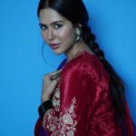 Sonam Bajwa Instagram - Kitte Kalli beh ke sochi ni….