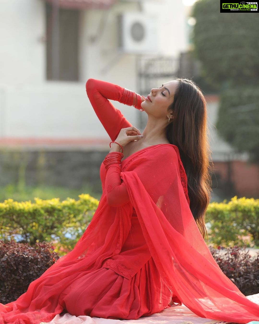 Sonam Bajwa Instagram - Meet ‘Mannat’ from ‘Main Viyah Nahi Karona tere Naal’ ….❤️❤️ Punjab University vale phir ghaint hi hunde ya ki nahi?? Releasing Worldwide 4th March 2022