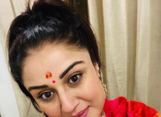 Sonia Agarwal Instagram - #friendswedding #soniaagarwal #home #family #pooja #kirtan