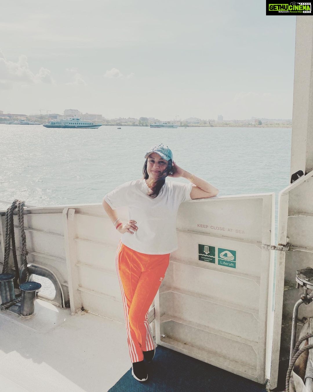 Sonia Agarwal Instagram - Happy new year every1 🥳💕 #latepost #soniaagarwal #singapore #vacay