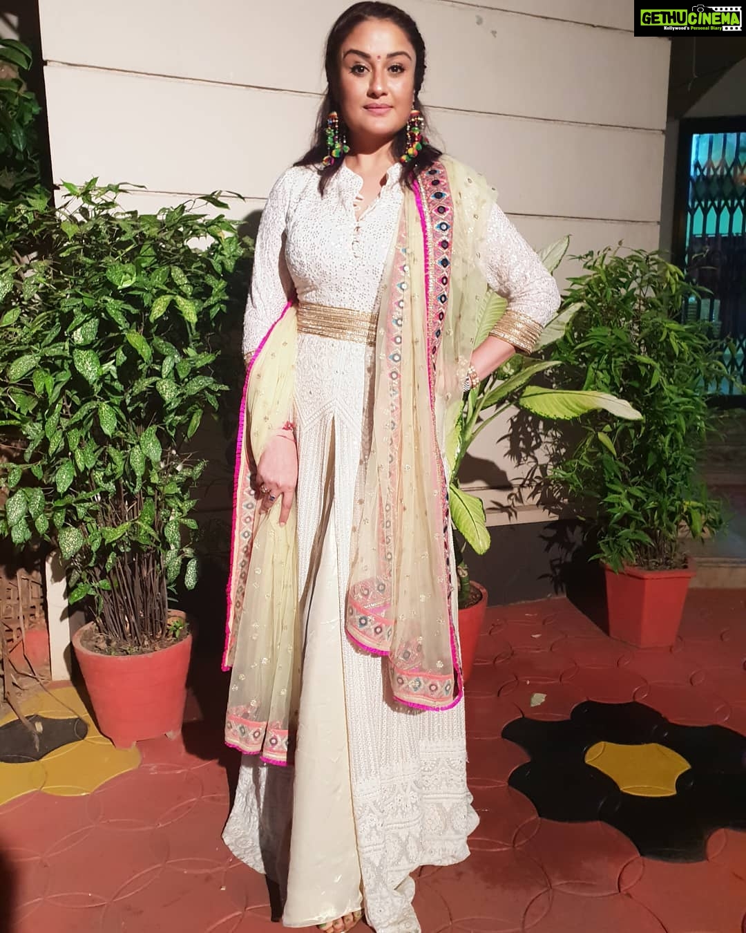 Sonia Agarwal Instagram - #adukkalayilpaniyundu audio launch Outifit - my fav @sidneysladen ..thanks sid🤗💖 #soniaagarwal #mallumovie #music #kannur #sidnwysalden Cannanore, Kerala, India