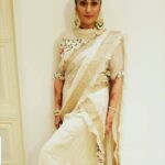 Sonia Agarwal Instagram – Outfit – #akshbykiranandsruti  jewels-#fineshinejewels
#soniaagarwal