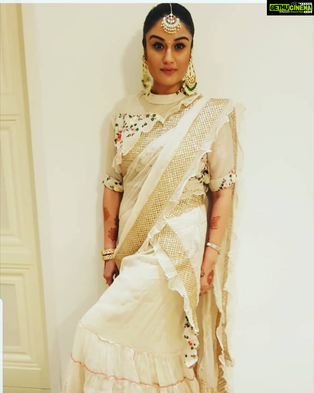 Sonia Agarwal Instagram - Outfit - #akshbykiranandsruti jewels-#fineshinejewels #soniaagarwal