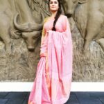 Sonia Agarwal Instagram - #shoot #kerela #sareelove #soniaagarwal #pink💕