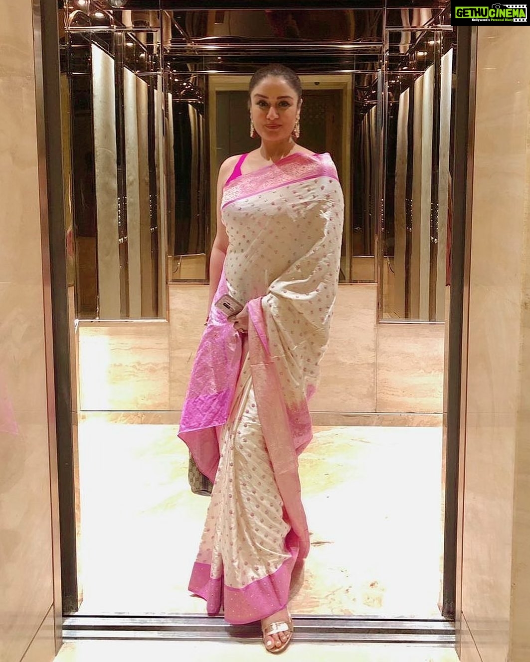 Sonia Agarwal Instagram - #sareelove #myfavcolours #pink #white #loveit 💝