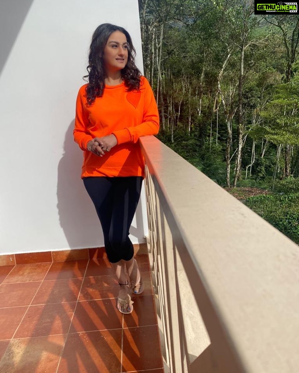 Sonia Agarwal Instagram - #munnardiaries #shootmode #kerala #rowdybaby