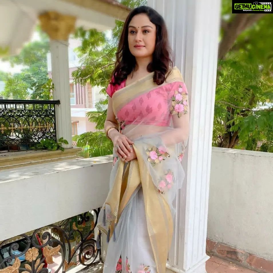 Sonia Agarwal Instagram - WHEN it Rains Look For Rainbows π ... WHEN it's Dark Looks For stars π. @soniaaggarwal1 @mr_yogesh__official____ #soniaaggarwal #soniaagarwal #instagood #instapost #instaphoto #instalike