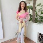 Sonia Agarwal Instagram - WHEN it Rains Look For Rainbows 🌈 ... WHEN it's Dark Looks For stars 🌟. @soniaaggarwal1 @mr_yogesh__official____ #soniaaggarwal #soniaagarwal #instagood #instapost #instaphoto #instalike