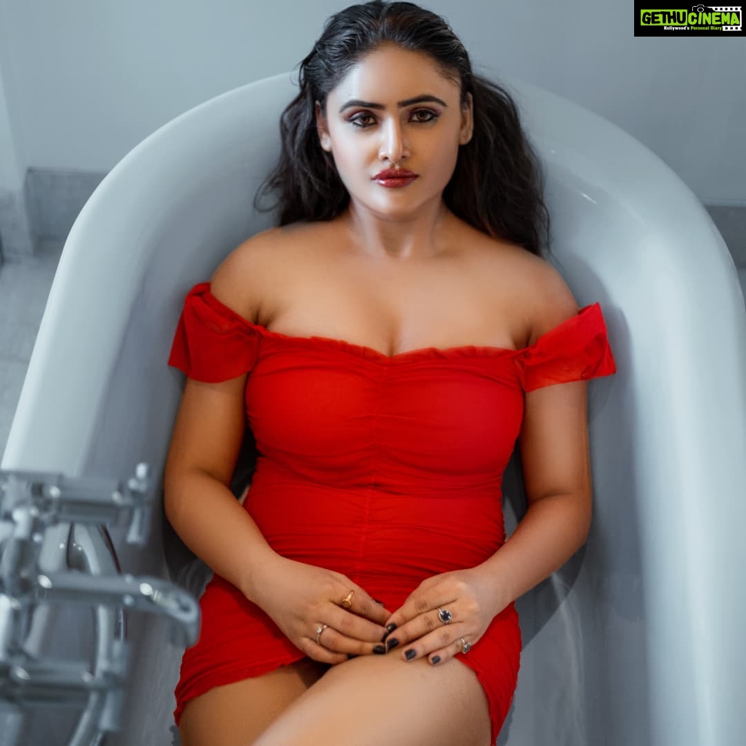 Sony Charishta Instagram - #❤️❤️❤️ I don't get cute, I get drop-dead gorgeous. ... . . . . . . . . . . . . . . . . . . @kalyans_photography#sonycharishta #sonycharishtafanc #bikinimodel#tamilactress #teluguactress #memes #draw #sexymodel #portraitphotography #kollywoodactress #mollywood #hotest #bollywood #glamlook #glamworld #bloggerstyle #blogger #redhot #reddress #marathi #tub #bath #barthroomdesign #socilamedia #tamilhot #tamilsexy #tamilglamour #reddress #hotestgirl