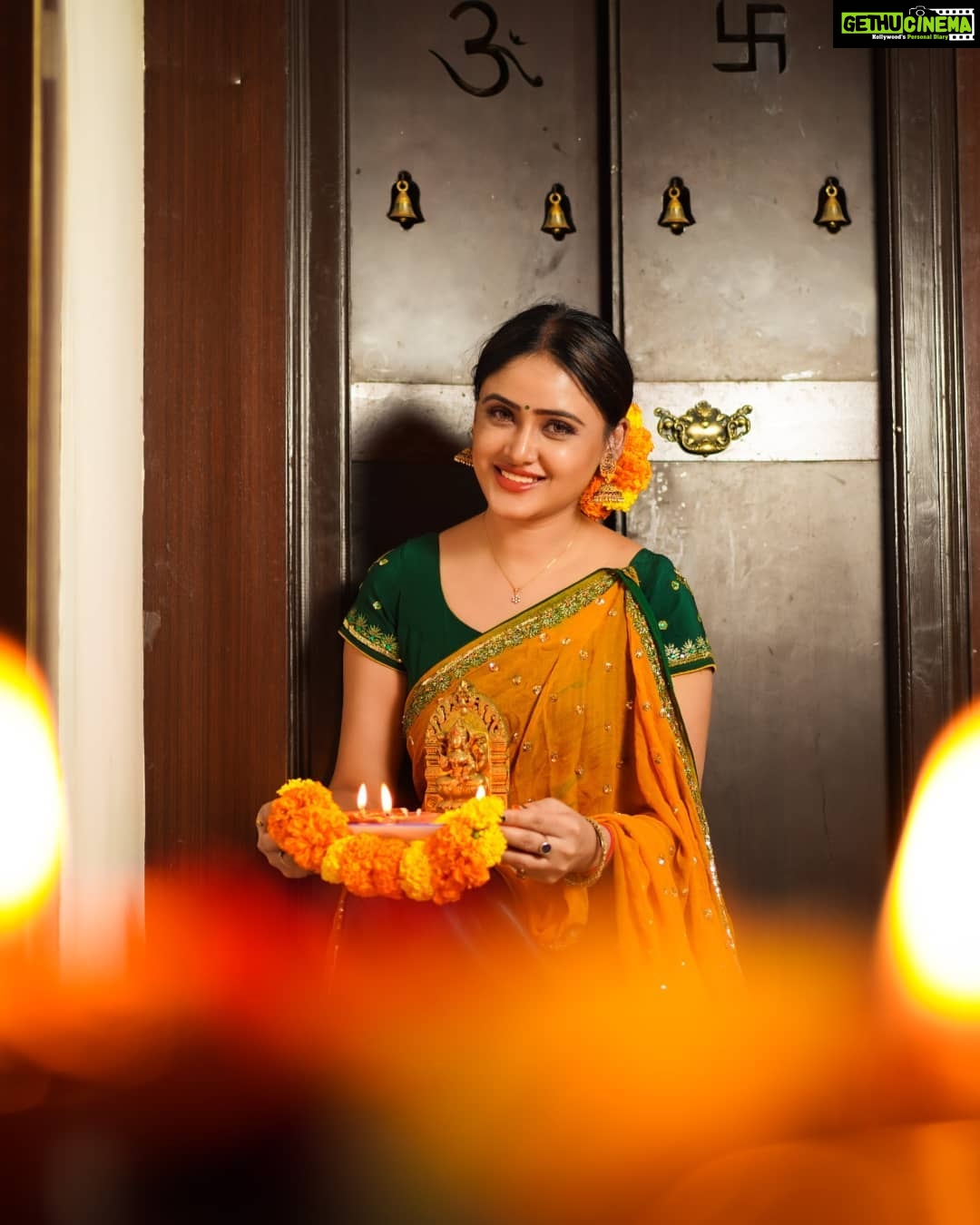 Sony Charishta Instagram - #Happy Diwali everyone #❤❤❤❤❤. . . . .. . . . . . . . . . .. . . . . . . . . @sagarphotography_ #sonycharishta #sonycharishtafanc #festival photography #feelitreelit #festival #viral #vibe #teluguactress #traditional #trending #tamilactress #keralagallery #bangali #beautiful #grammar #diwali #diwalioutfit #southindianfashion #explorepage #explore #explorepage✨