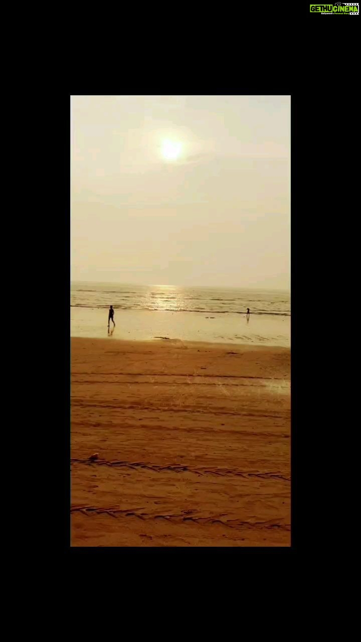 Sony Charishta Instagram - # .My favorite color is sunset.#❤️❤️❤️ . . . . . . . . . . . . #explorepage #reelvideo #reelsinstagram #foryou #beautiful #naturshot #reels #natural #ocean #goodvibes #feelitreelit #beautifulview #beachvideos #naturelovers #naturephotography #blogger #bloggerstyle #selebgram #glamour #glam #beyourself #quotesaboutlife #quotes #quoteoftheday #quotesdaily #quotesaboutlife