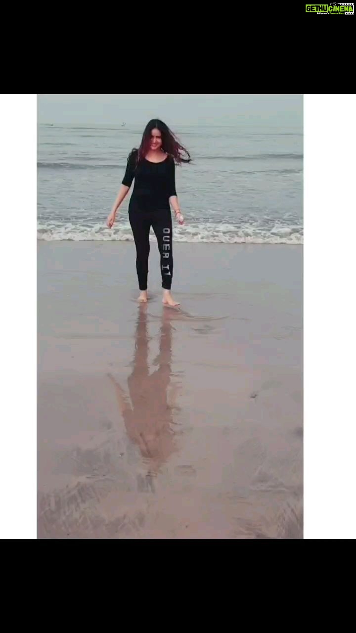 Sony Charishta Instagram - ##seas the dayπππ€π€π€π€π€ . . . . . . . . . #sonycharishta #explorepage #reelvideo #reelindia #reels #nuturephotography #beautifulview #trinding #intagramreels #instragram #goodvibes #feelings #reelitfeelit #sea #beach #whater #ocean #mumbaiindians