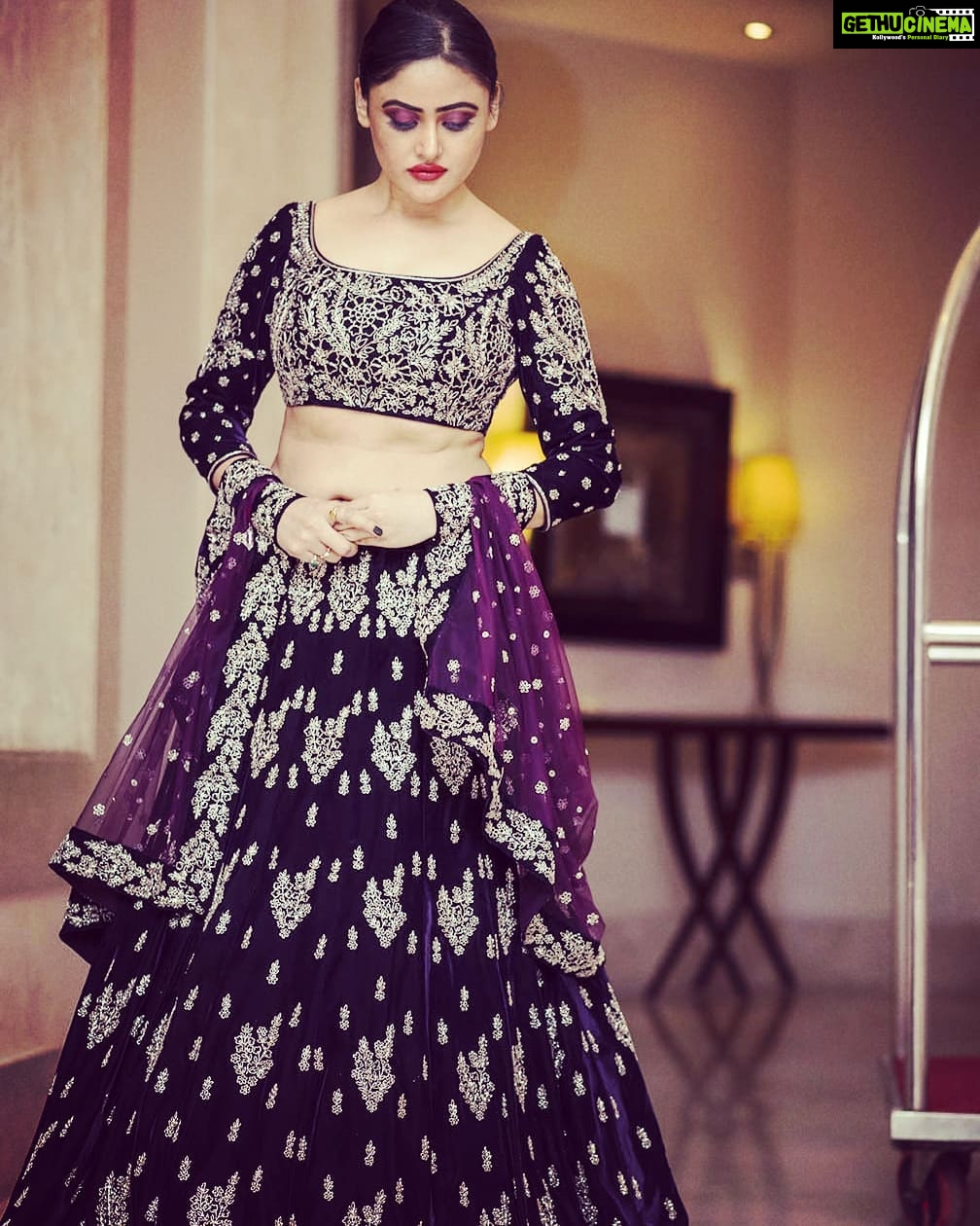 Sony Charishta Instagram - #😊🤗. . . #sonycharishta #love #tollywoodactress #telugu #tamil #moonlight #hotonbeauty #tamilactress #telugu #intragram #traditional #indianactress #sexynavel #breathe #bollywoodfashion #bollywoodactor #portraitphotography #picture #brasil #keralagallery #laghari #lehenga #mood #traditionalwear😍 #fashionstyle #newpost #outfits #outfitlook #outfitoftheday #styleblogger@latest_blouse_design_