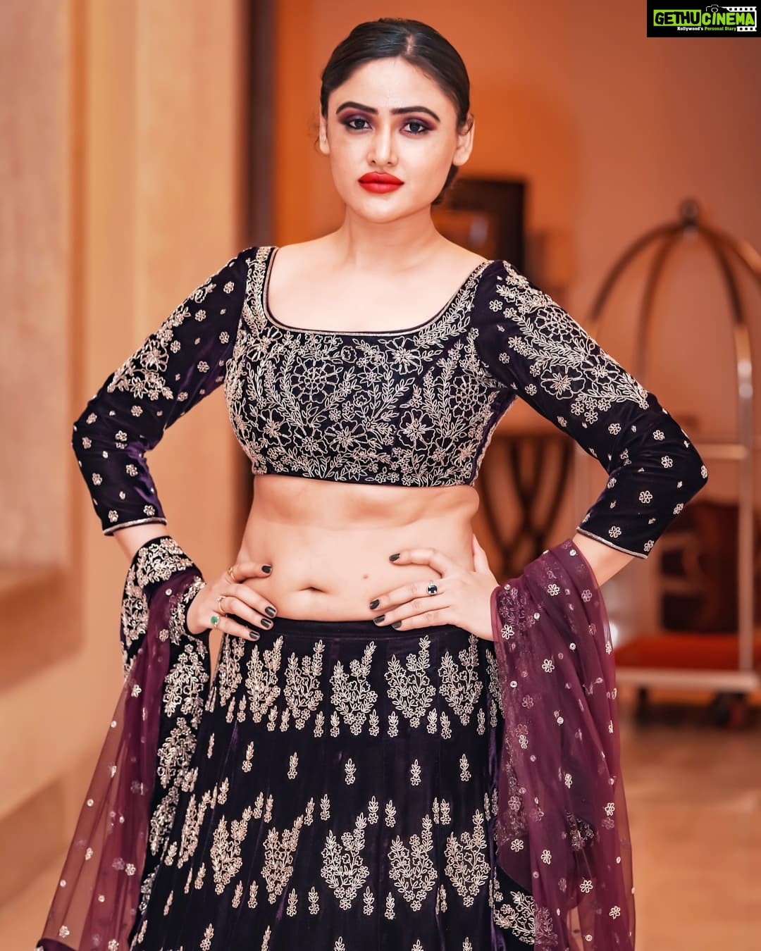 Sony Charishta Instagram - #ππ€ . . . . . . . . . @rambxr @vinisharaoofficial #sonycharishta@vinisharaoofficial @southindiafashion #love@prokeralaofficial #tollywoodactress #telugu #tamil #kollywoodactress @designed #laghari #lehenga #mood #navel #sexynavel#bhfyp #belly #hotactress #sareenavel #follow #hotnavel #navel queen #like #navelfetish #reels #navelshow #navels #actress #lifestyleblogger #beautiful #portraitphotography #bestmodels #indore#southactress@weddingblouses @designer_blouse11 @saree_blouse_lndia @south_indian_beauty_queens @trendy_indian_girls@pintest@nepali.beauty @nepaliheroine