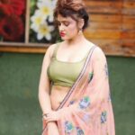 Sony Charishta Instagram – #😊🤗.🌸💦💥🌠
.
.
.

.
.
#reelkarofeelkaro #sonycharishta #love #tollywoodactress #telugu #hindisongs #reelsvideo# #sareedraping #saree #sareeblousedesigns