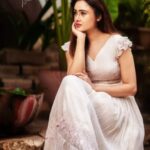 Sony Charishta Instagram - #🤍🤍. . . . . #reels #loveyourself #naturallight #actress #nightphotography #hot#sonycharishta #sech #sexy #nofilters #love #india #vibe #amy #lifethoughts #allway #instagood #instadaily #naturephotography #blogger #bollywoodfashion #breathe #loveyourself #pose #styleblogger #stly #status #frock #whiteonwhite #whitedress