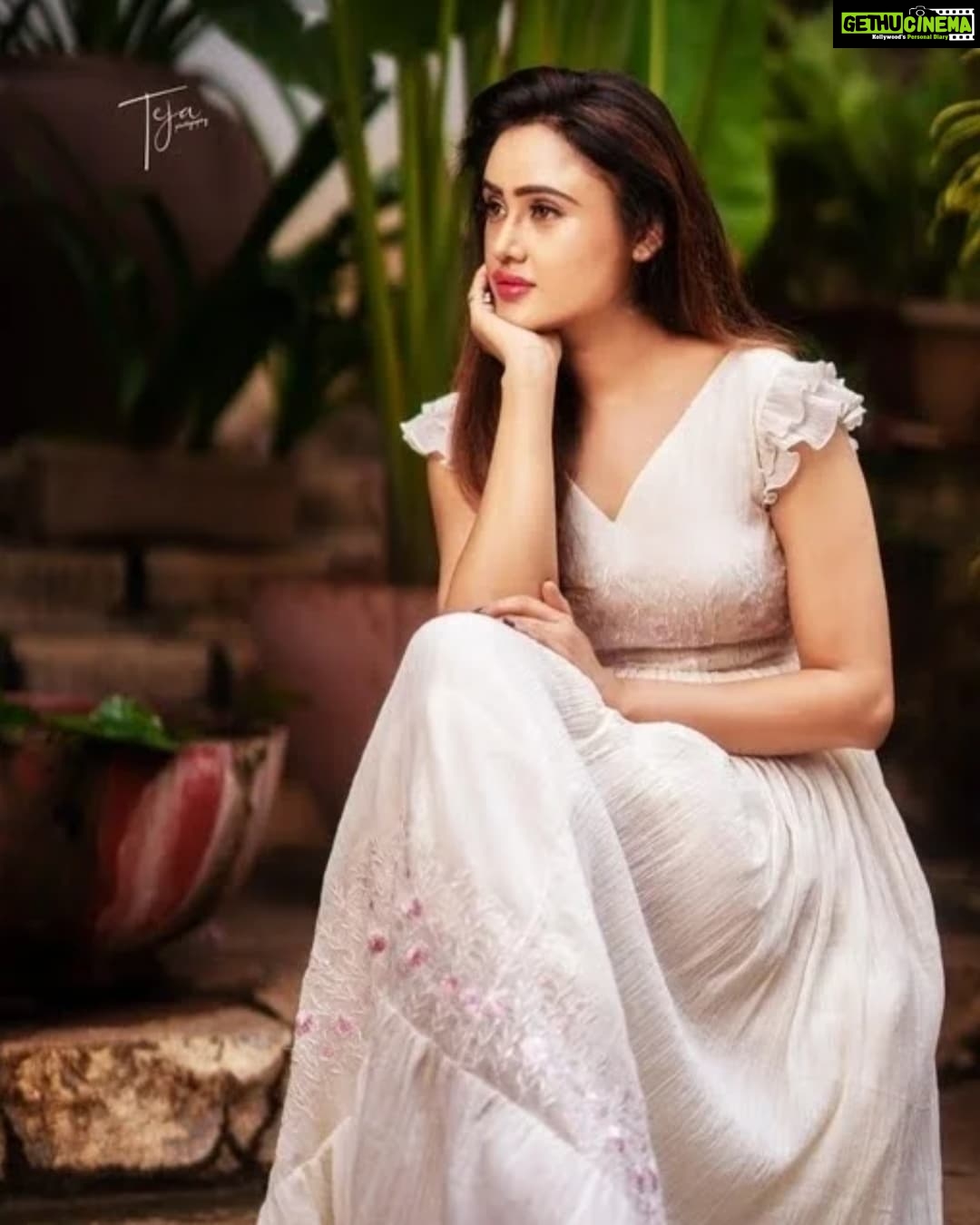 Sony Charishta Instagram - #π€π€. . . . . #reels #loveyourself #naturallight #actress #nightphotography #hot#sonycharishta #sech #sexy #nofilters #love #india #vibe #amy #lifethoughts #allway #instagood #instadaily #naturephotography #blogger #bollywoodfashion #breathe #loveyourself #pose #styleblogger #stly #status #frock #whiteonwhite #whitedress