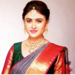 Sony Charishta Instagram - #😊🤗simple . . . . .#reels #sonycharishta #love #traditionalwear😍 #traditional #sareedraping #chenni #slik #sareeindia #fashionlabel #fashionlover #fashionexhibition #fashionstyle #fashionsaree #tamilactress #telugu