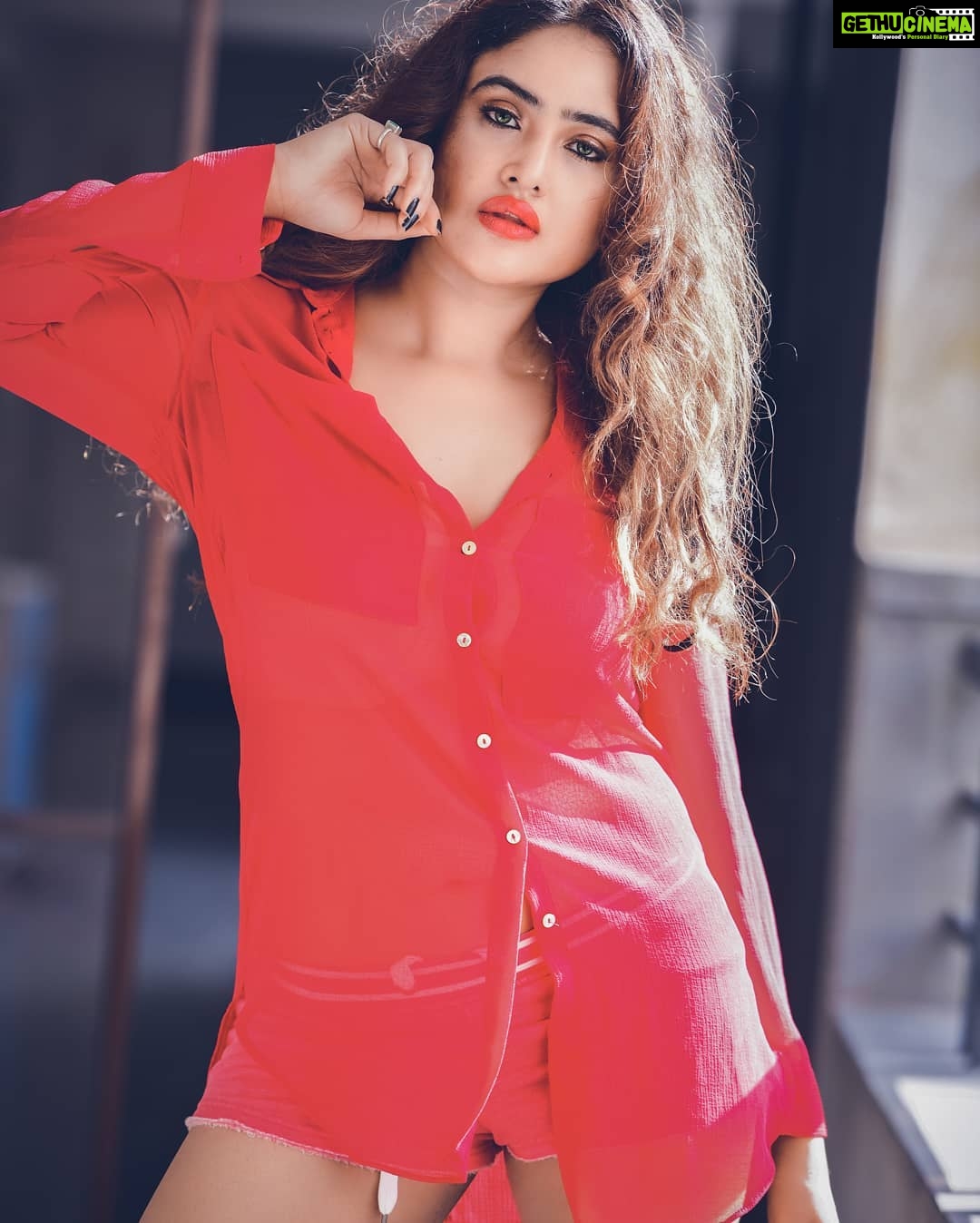 Sony Charishta Instagram - #❤️❤️❤️ #loveyourself #naturallight #instablog #intagramreels #repost #redhot #red #redress #sonycharishta #styleoftheday #staystrong #hotonbeauty #hotmodel #sexydresses #nofilterneeded #reels #instaindia #sexyactresses #hotest #socute #liper #cuties #bangali #hotmodel #modellife #actors #reelitfeelit #instatag #toptags #redlips
