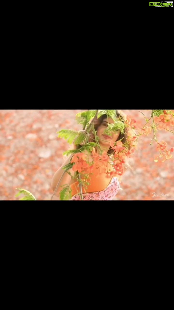 Sony Charishta Instagram - #keepsmiling 💗💗💗💗#smilemore #tollywoodactress #reelsinstagram #reels#feelitreelit#intragram #reelsindia #sonycharishta #song #