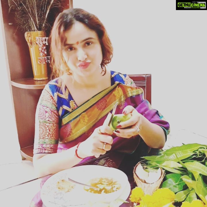 Sony Charishta Instagram - #happy ugadi ❤💜💗🌹🌹🌹🌹