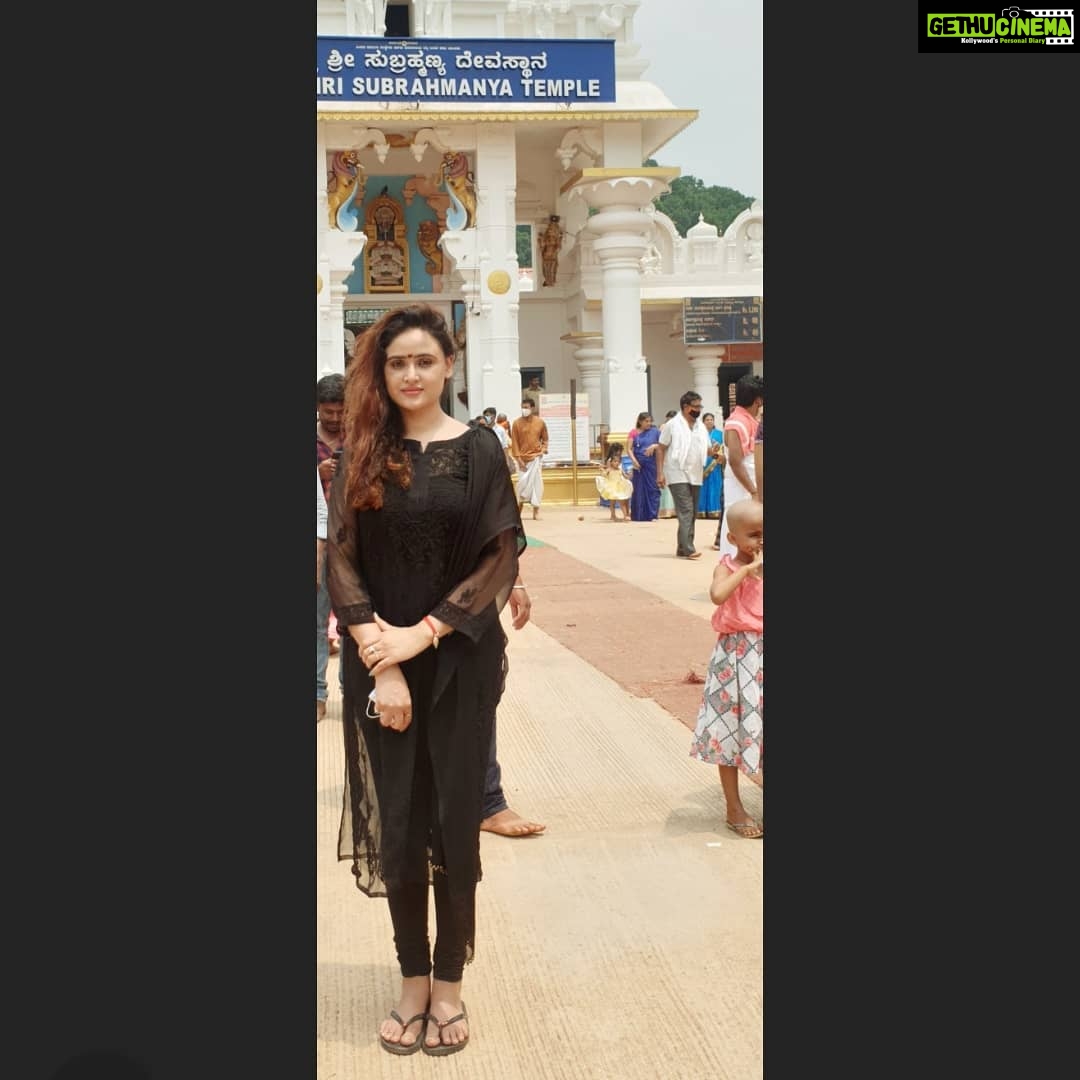 Sony Charishta Instagram - #😊🙏 I think there is no place in the world where I feel closer to the Lord than in one of His holy temples. ... #happy #tamilactress #telugu #intragram #traditional #devotional#devotee #naturallight #naturephotography #blogger #black #swag #sonycharishtafan #sonycharista #instagood #indianactress