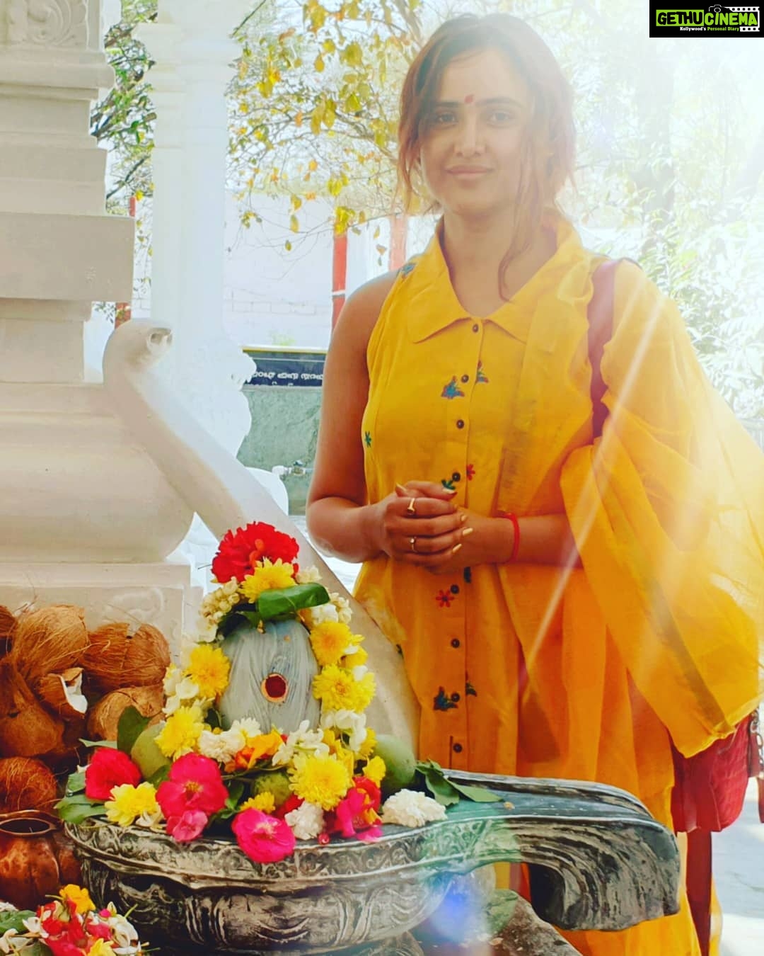 Sony Charishta Instagram - #happy maha shivrati to allπππππ#haraharamahadev #omnamahshivaya #devotional #om #teluguactress #tamilactress #kannda @sandalwood.adda @sandalwoodactorss @indianactresses_ #pray #prayers #traditional #chudidar #yellow