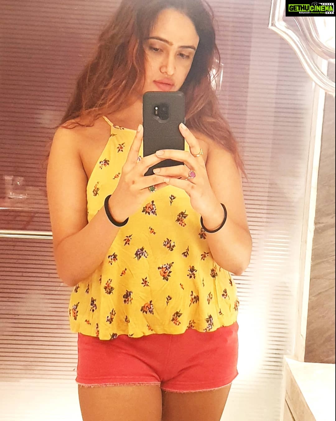 Sony Charishta Instagram - #😊😊😊😊😊😊😊😊😊😊😊😊😊 #selflove #teluguactress #tamilactress #chennai #intragram #indianactress #telugu #tollywood #kollywoodactress #disneyphotography #bestmodels #blue #reddress #gymwear #gymlifestyle #hotmodel #hotactress #southactress #actress #tamilsexy#topmodel