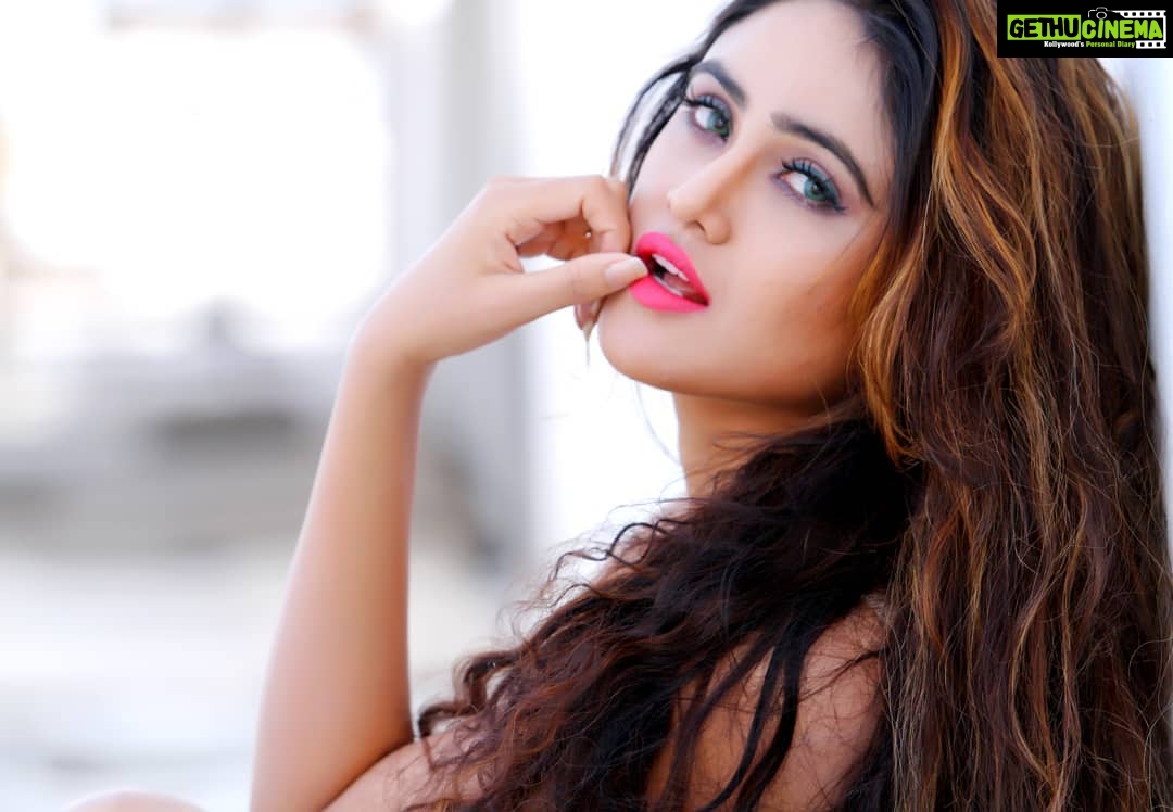 Sony Charishta Instagram - #ππ€ #fashionstyle #designerwear #intragram #reels #loveyourself #slime #hotactress #sexyactresses #beutiful #bestphoto #bestmodels #toptags #topmodel #kannda #sandalwoodadda #samil #sandalwoodactress #makeup #makeupforever