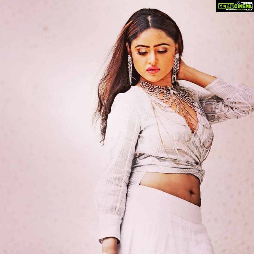 Sony Charishta Instagram - #💜💜💜😊😊😊😊😊😊😊😊😊😊😊😊😊😊😊 #tollywood #tamilactress #trending #tollywoodactress #tamilcinema #traditional #teluguactress #kollywood #sandalwood #portraitphotography #photography #photo #modeling #mollywood #makeupartist #fashionstyle #filmyfocus #bollywoodactresses #bengali