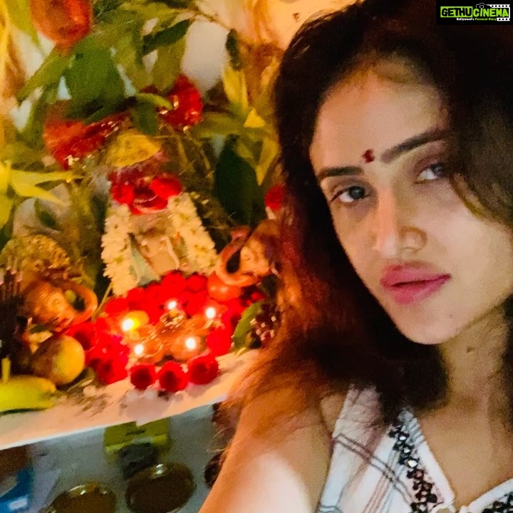 Sony Charishta Instagram - #may lord ganpati bless you with the treasure of health wealth and happiness ππππto all #telguactress #tollywood #tamilyshares @pinkvilla #bollywoodactress #sareelove #sandelwood #sandalwoodactress #kolllywood#tamilsadsong