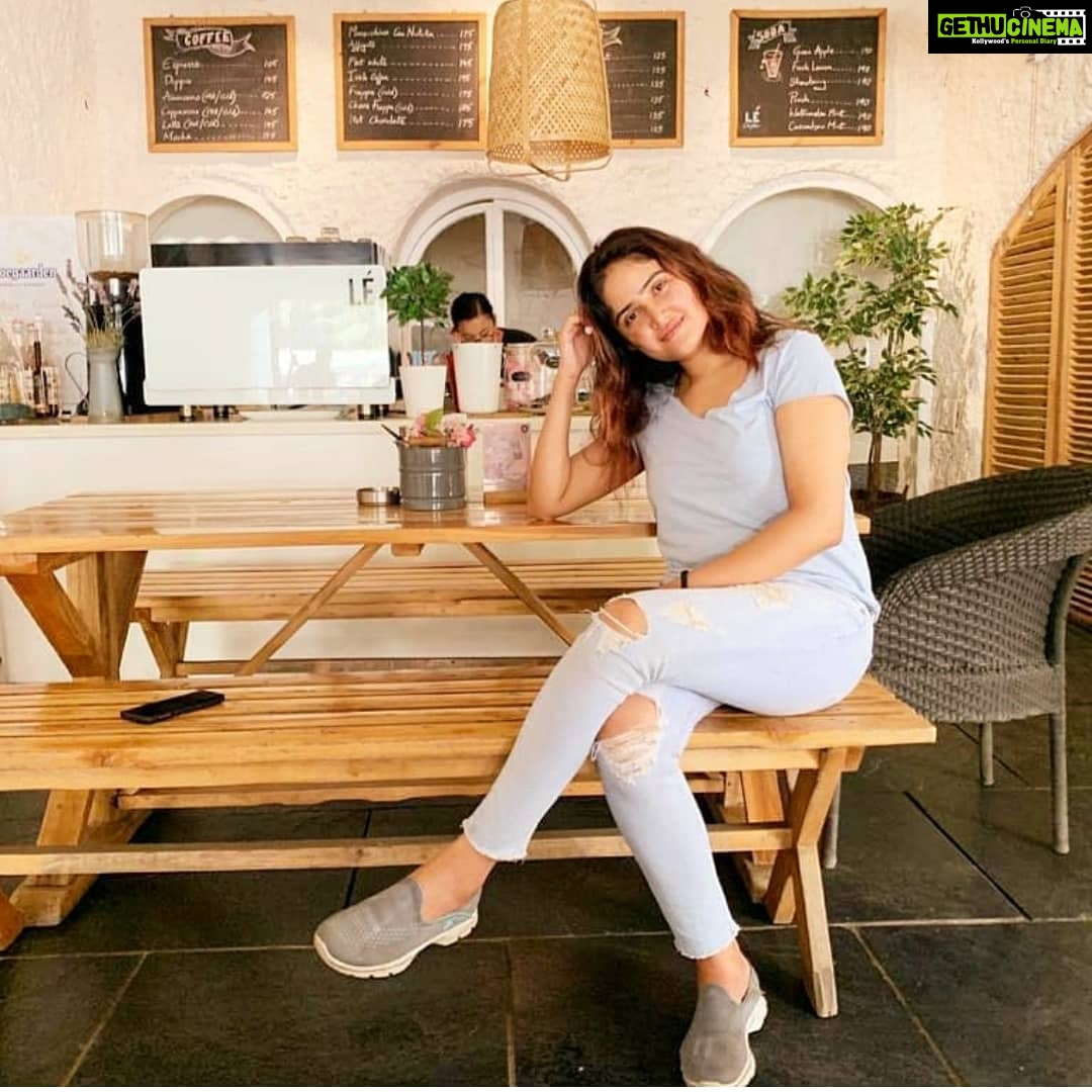 Sony Charishta Instagram - ##😊😊😊😊😊😊#💜💜💜💜💜#tollywoodactress #bollywoodactress #kollywoodactress #sandalwoodactress #tamilcinema #kollywood #kannada